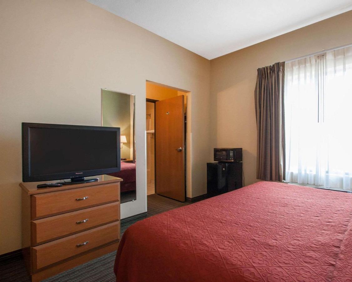 King Room - Non-Smoking at Quality Inn Joplin I-44