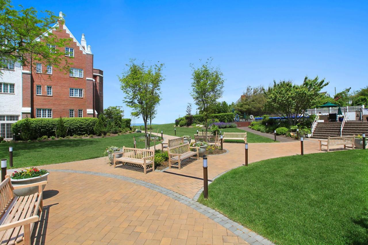  | Montauk Manor