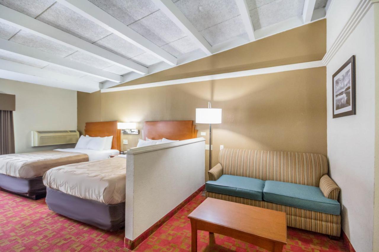 Queen Suite with Two Queen Beds and Sofa Bed - Non-Smoking at Quality Inn & Suites Kansas City - Independence I-70 East