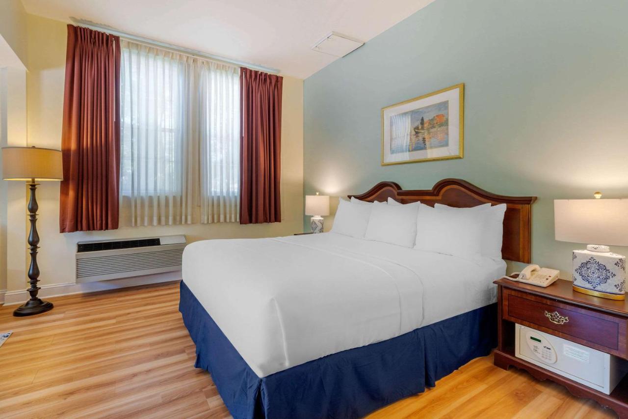 | The Carriage House Inn Newport, Ascend Hotel Collection