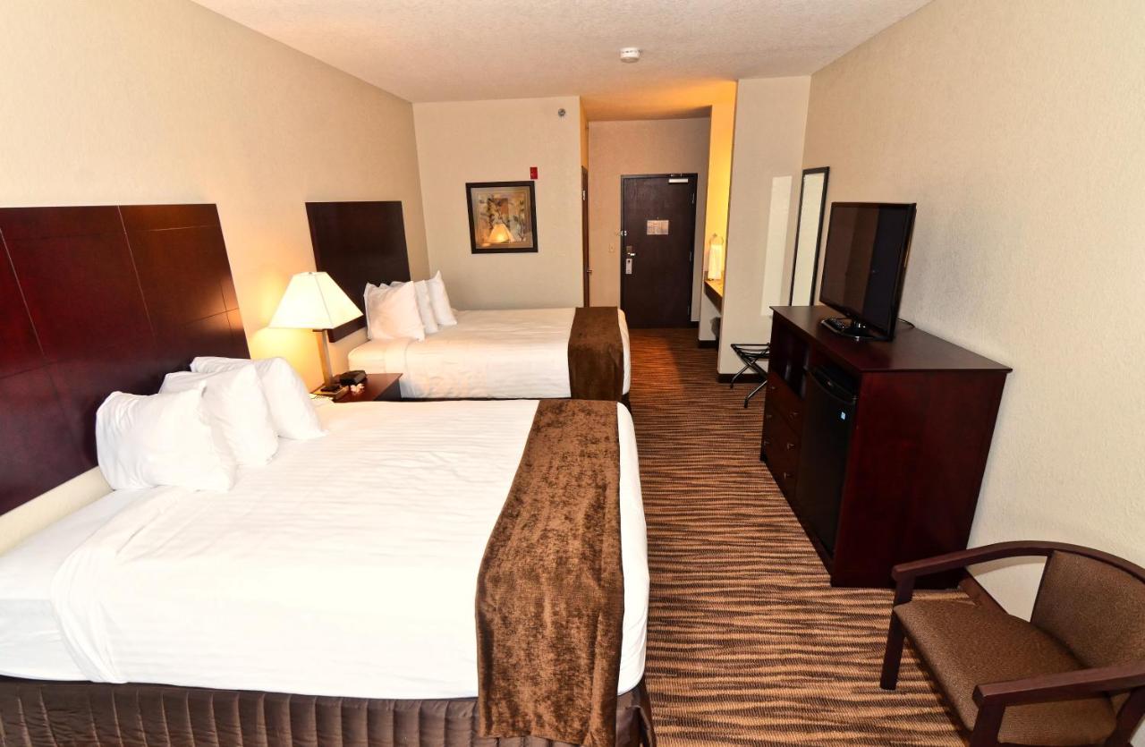 Queen Studio at Cobblestone Inn & Suites - Clarion