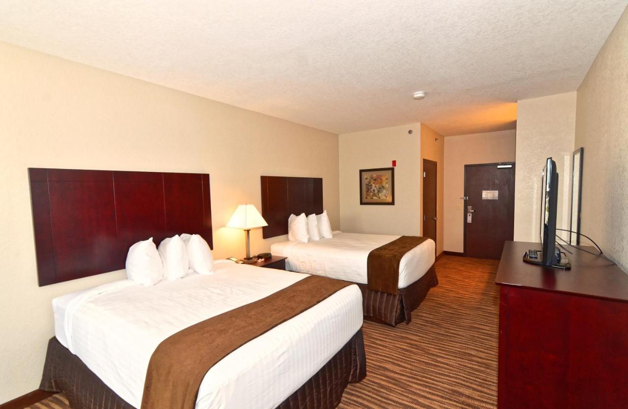 Queen Studio at Cobblestone Inn & Suites - Clarion