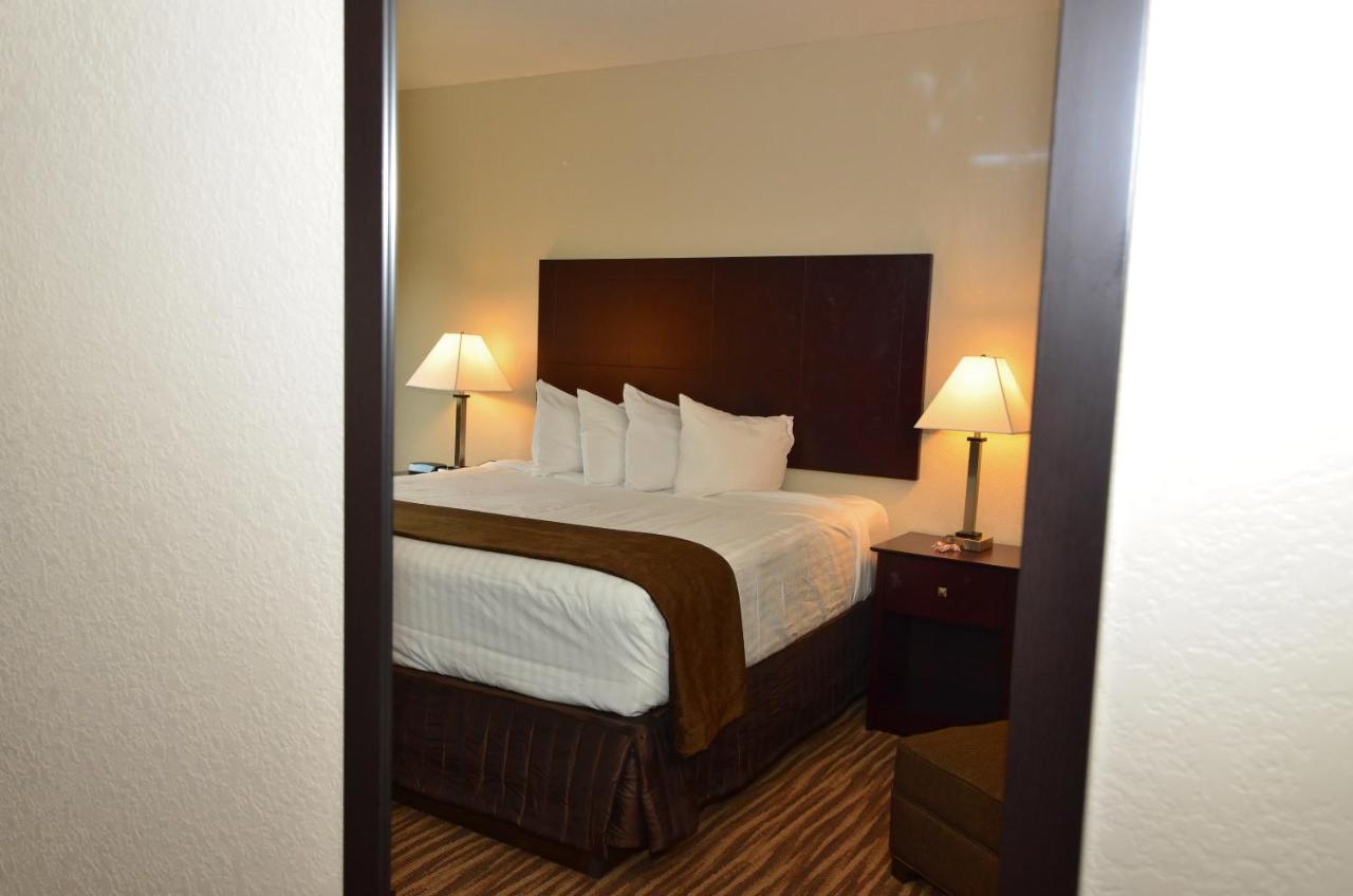 King Room at Cobblestone Inn & Suites - Clarion