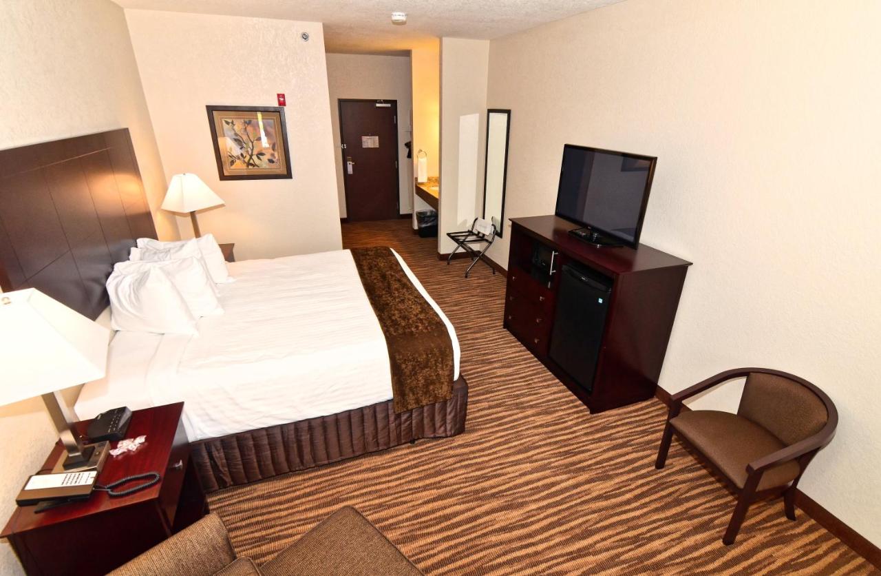 King Studio at Cobblestone Inn & Suites - Clarion