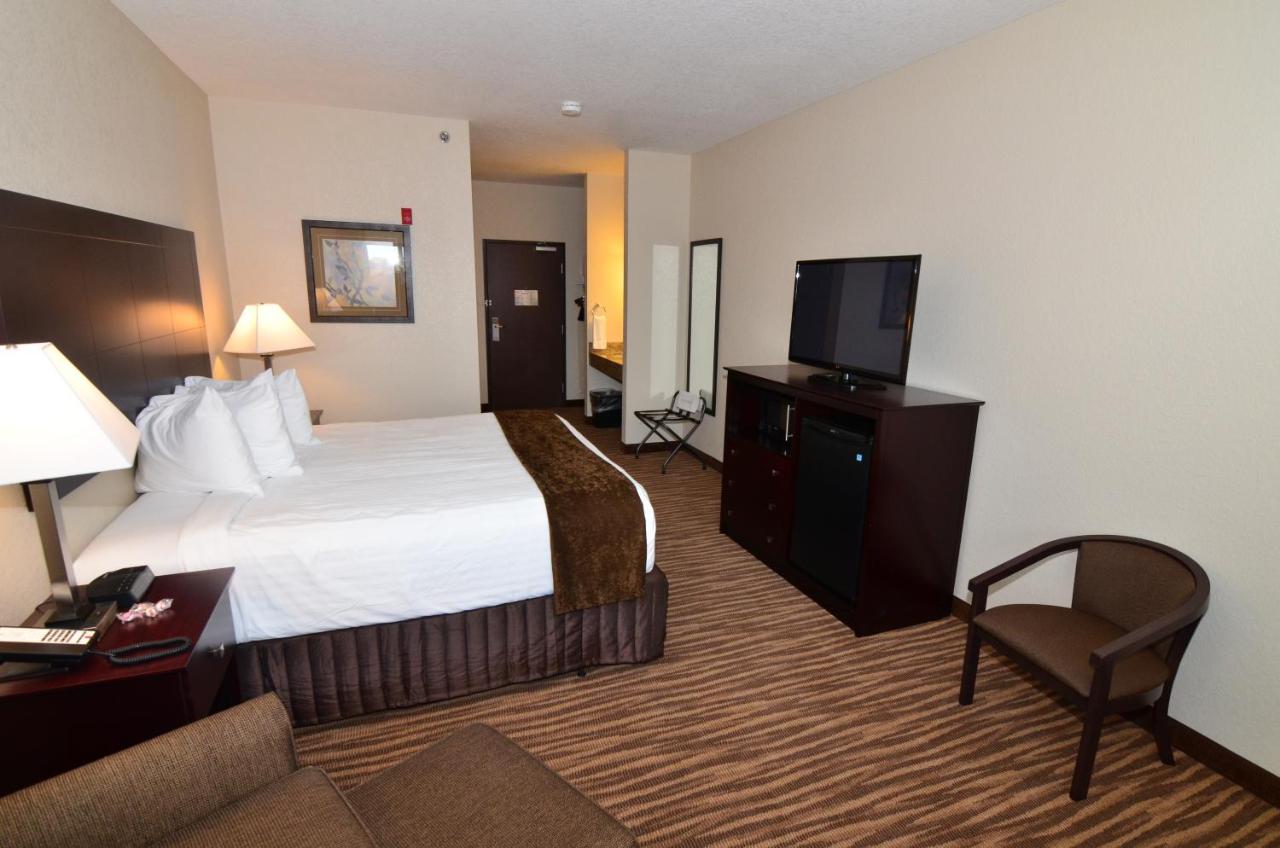 King Studio at Cobblestone Inn & Suites - Clarion
