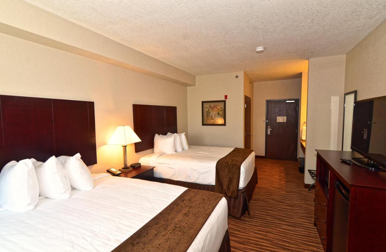 Queen Room at Cobblestone Inn & Suites - Clarion