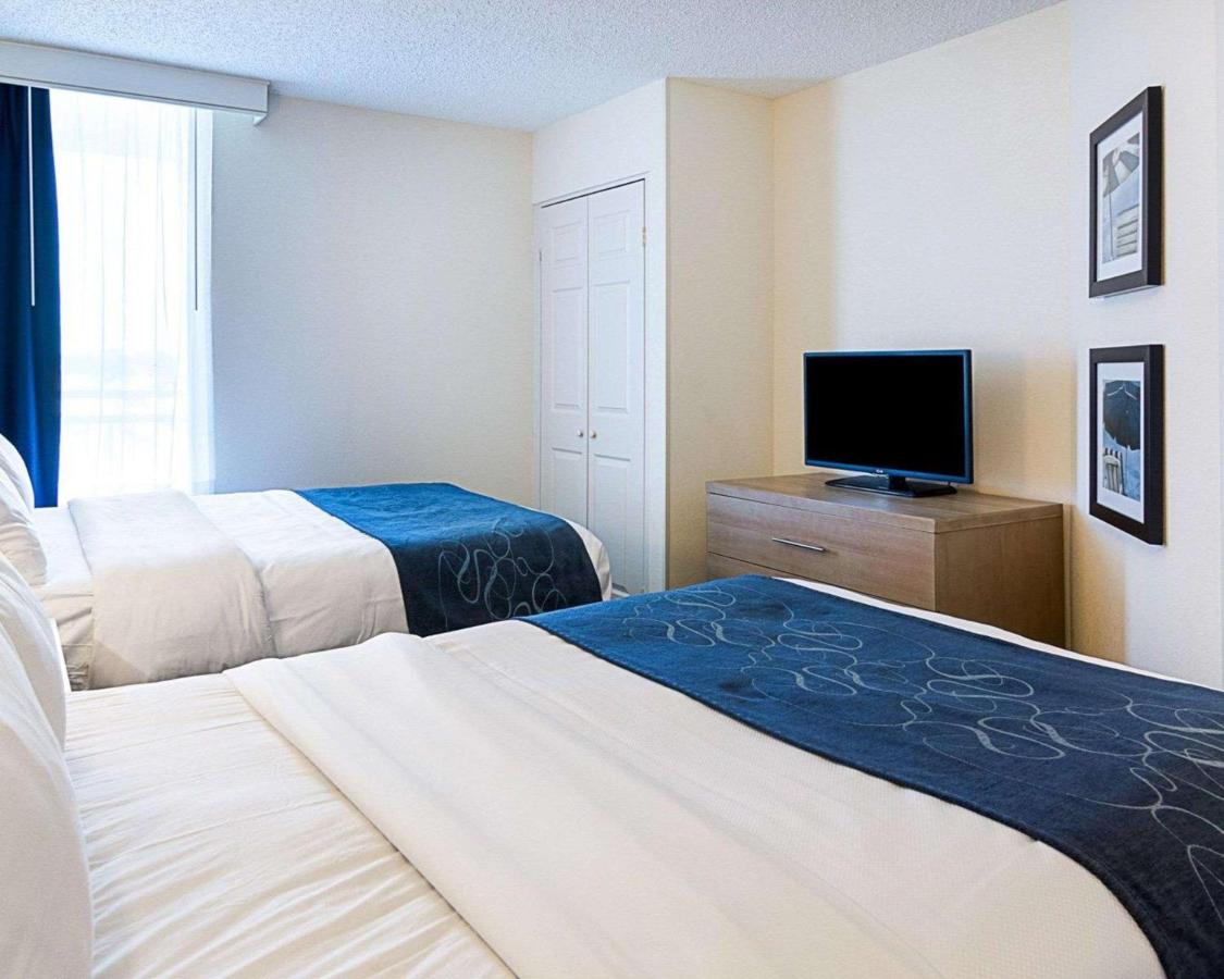Double Suite Ocean Front - Disability Access/Non-Smoking at Comfort Suites Beachfront