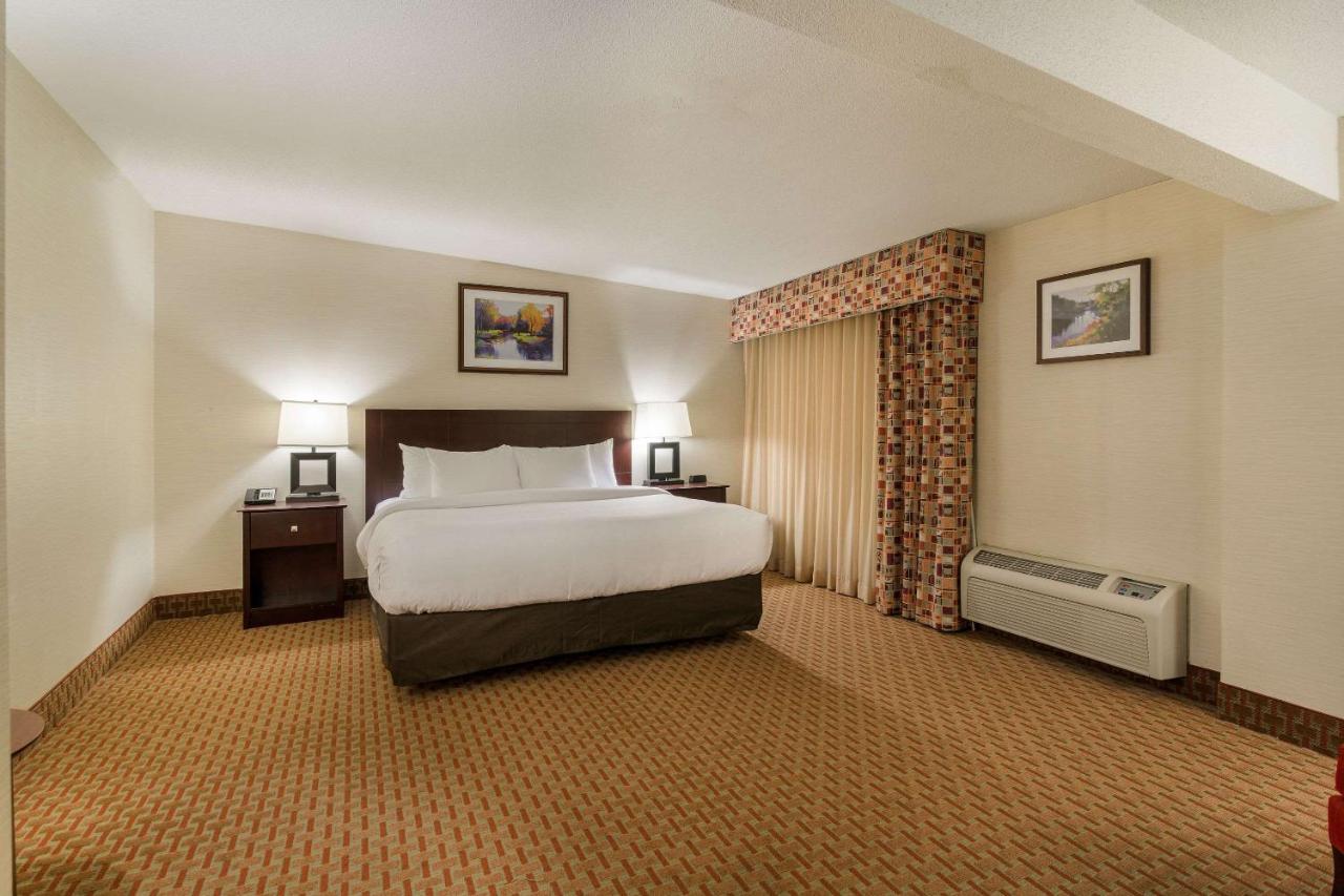 Room #23535429 at Clarion Hotel Convention Center
