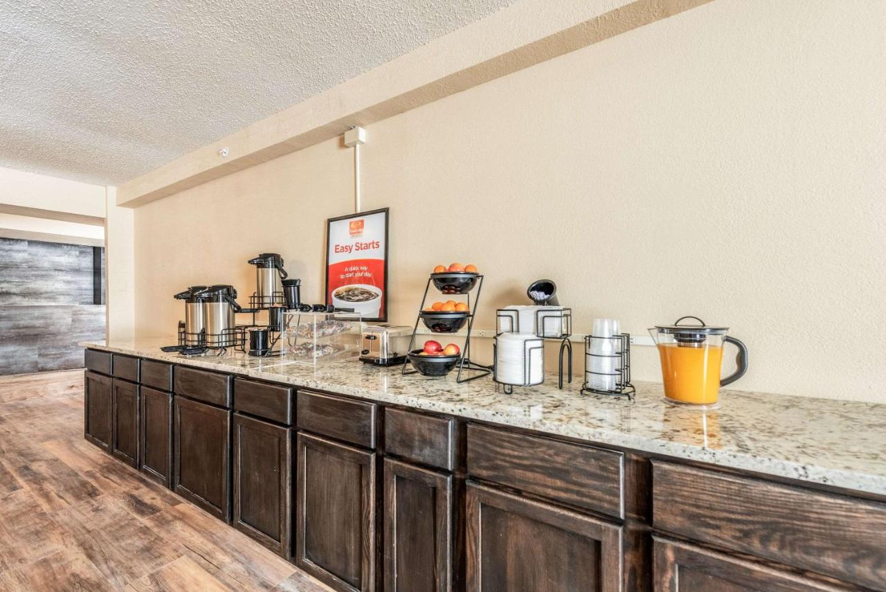 | Econo Lodge