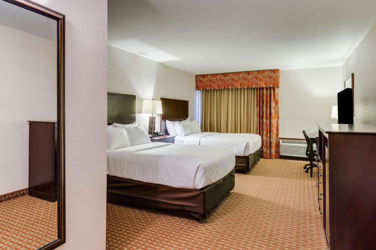 Double Room with Two Double Beds - Non-Smoking at Clarion Hotel Convention Center