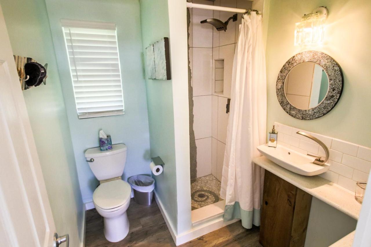 | Island View Cottages Sebastian