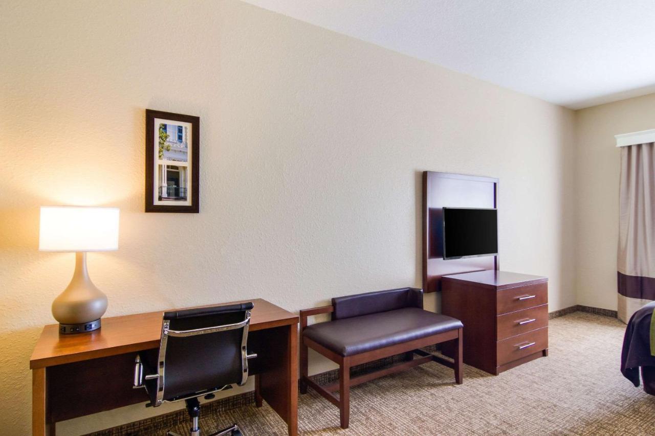 | Comfort Inn Blackshear Hwy 84