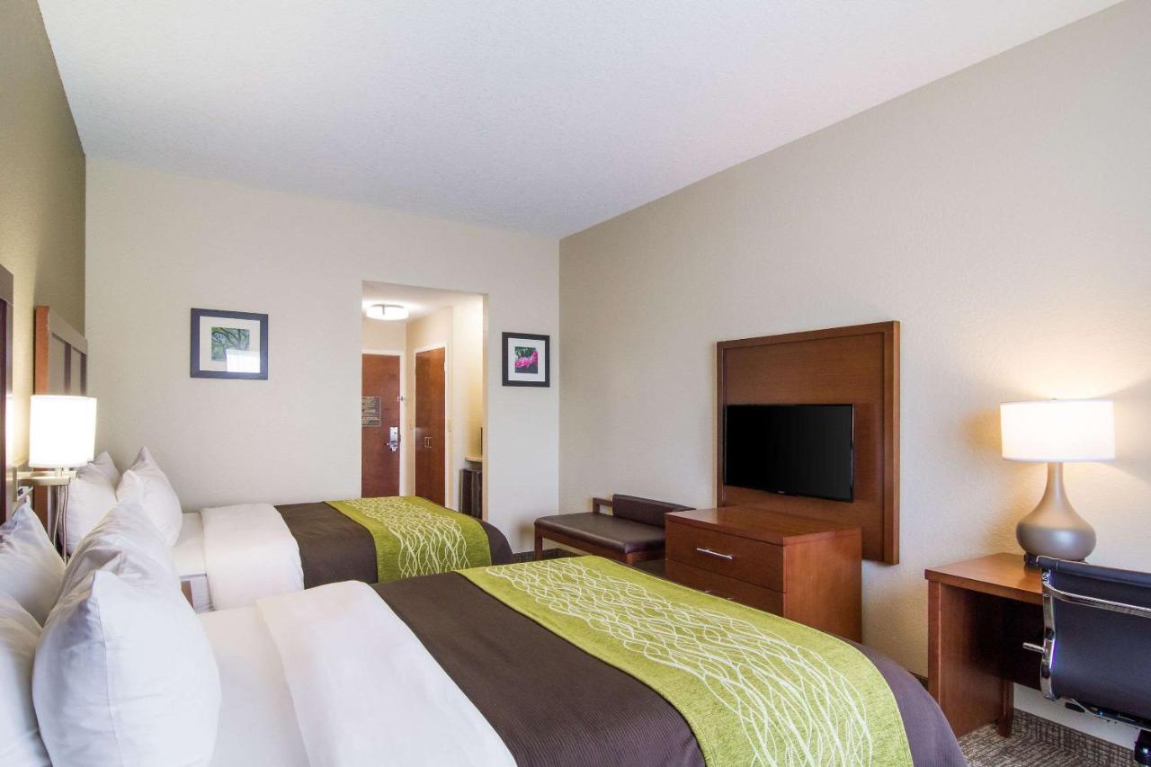 | Comfort Inn Blackshear Hwy 84