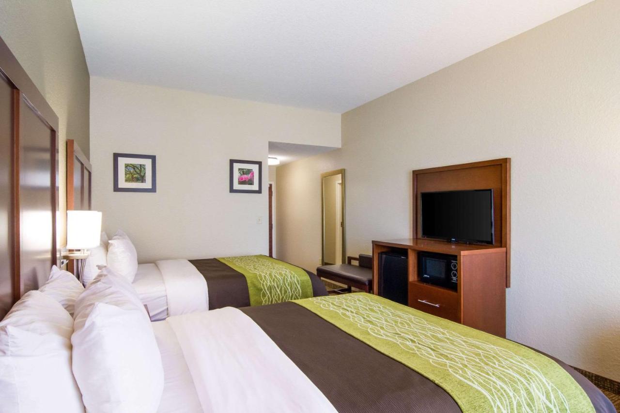 | Comfort Inn Blackshear Hwy 84