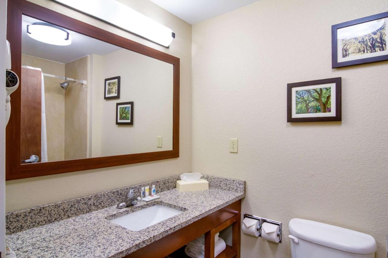 | Comfort Inn Blackshear Hwy 84