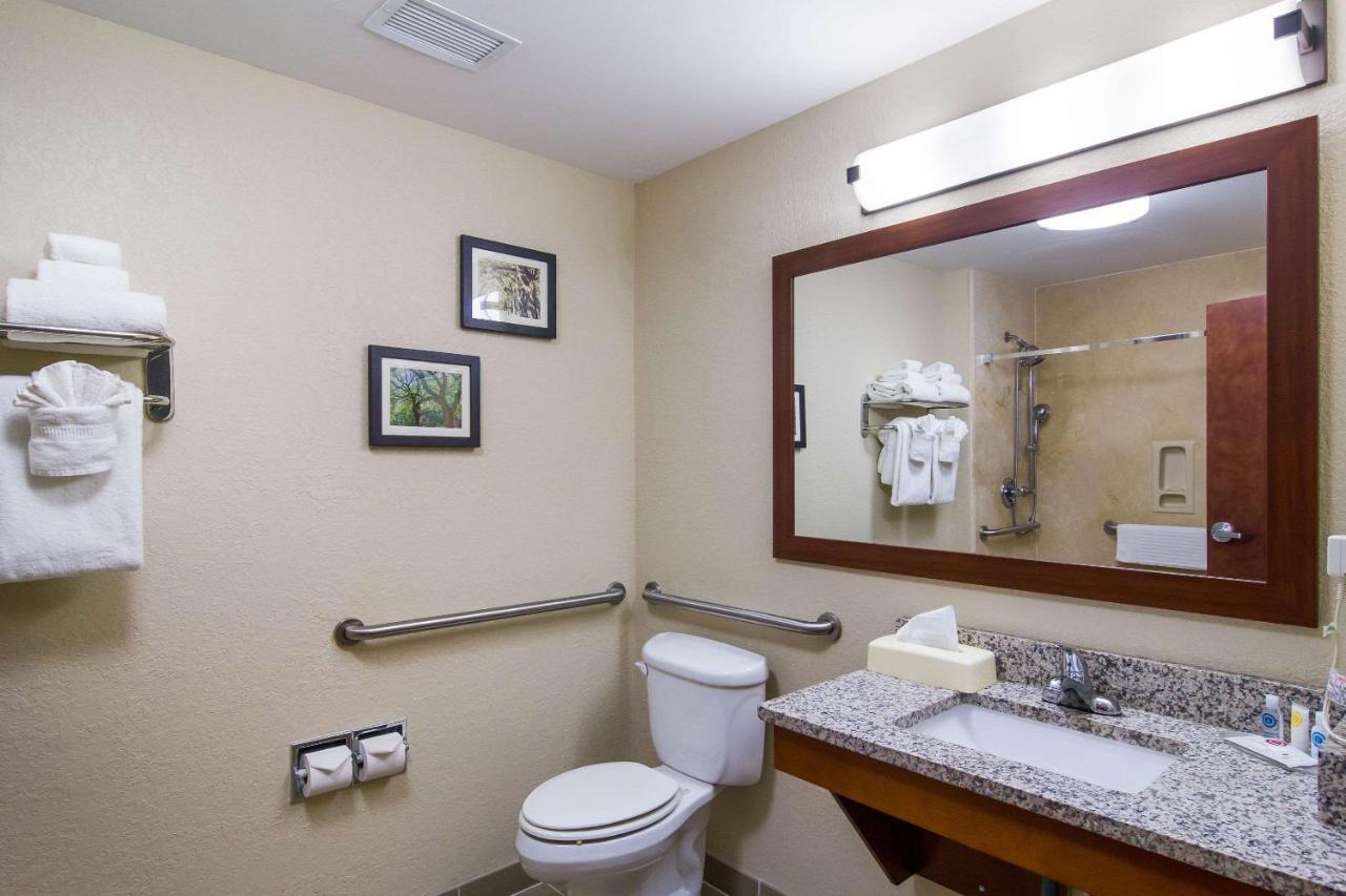 | Comfort Inn Blackshear Hwy 84