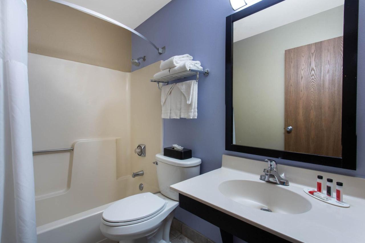 | Super 8 by Wyndham Cromwell/Middletown