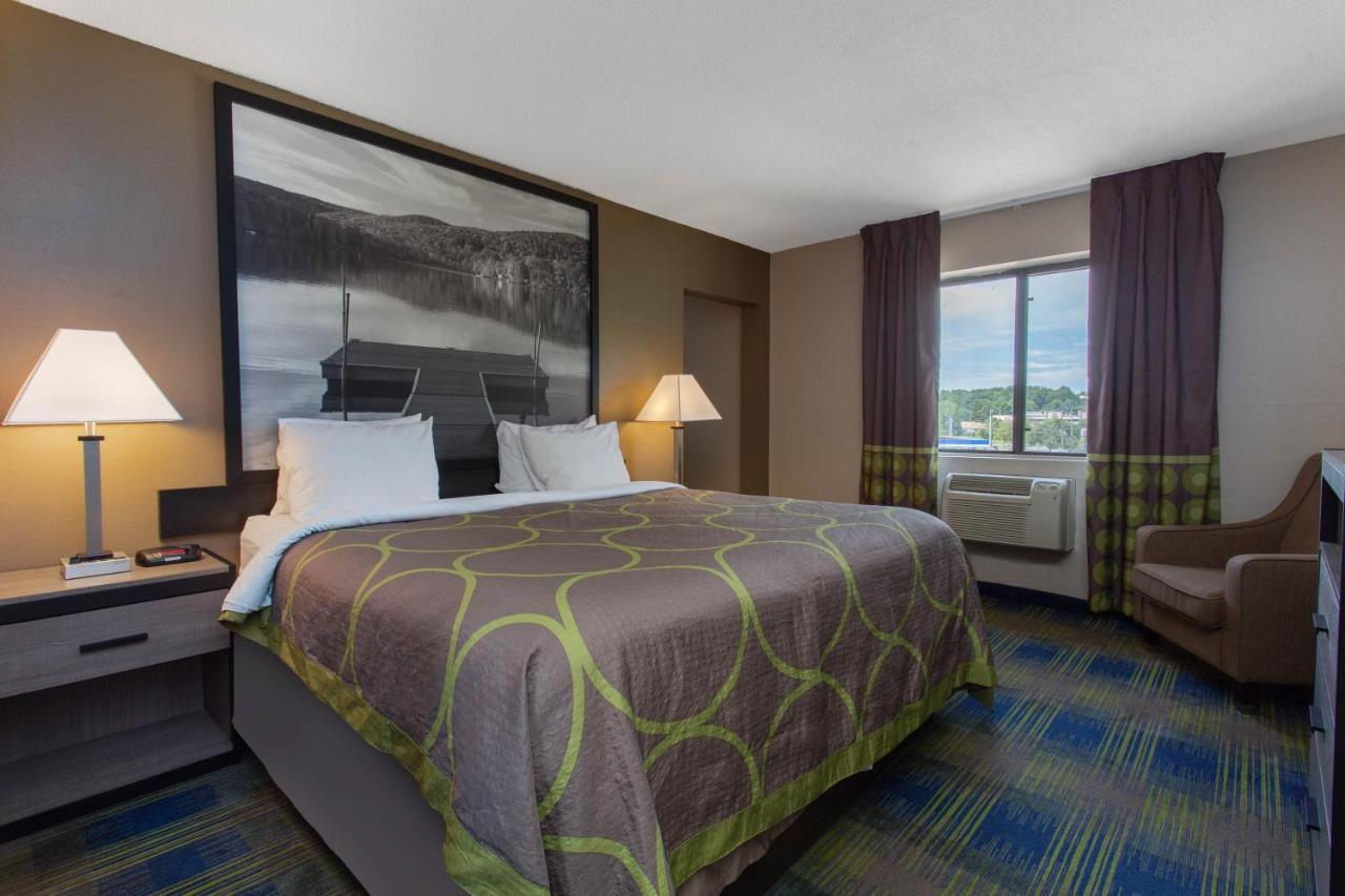 | Super 8 by Wyndham Cromwell/Middletown