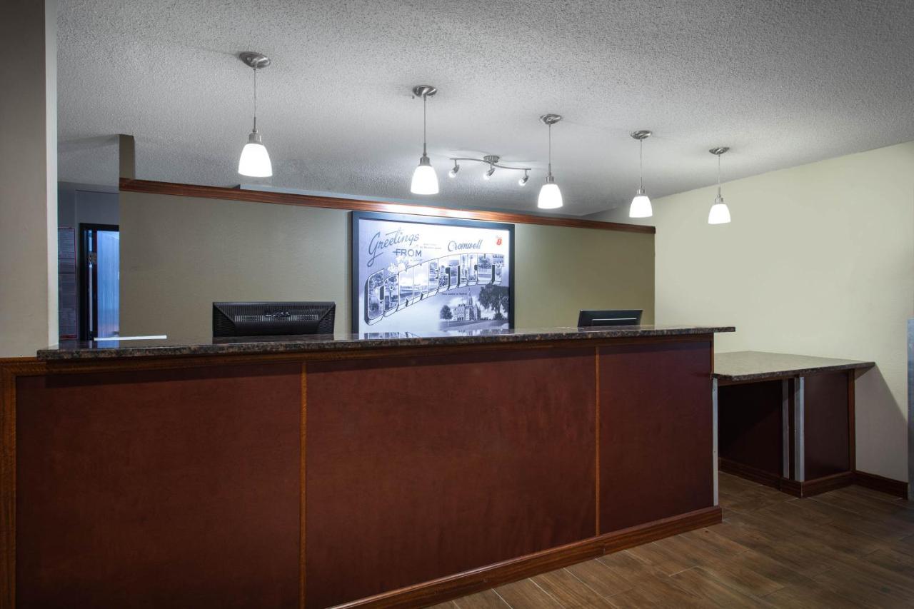 | Super 8 by Wyndham Cromwell/Middletown