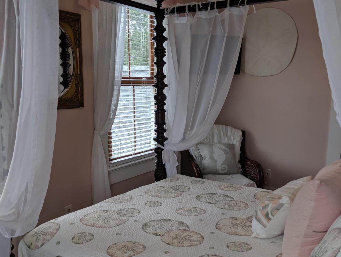 | Surf Song Bed & Breakfast