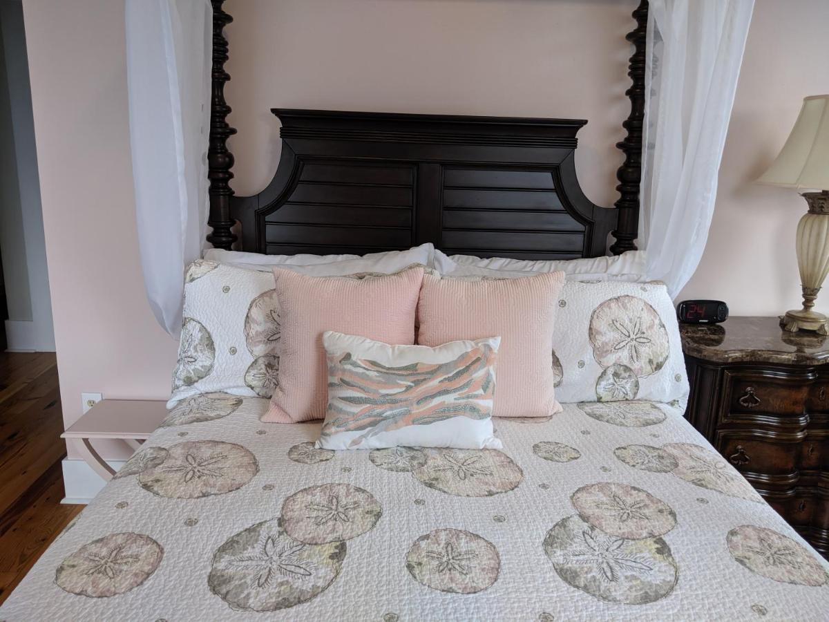 | Surf Song Bed & Breakfast