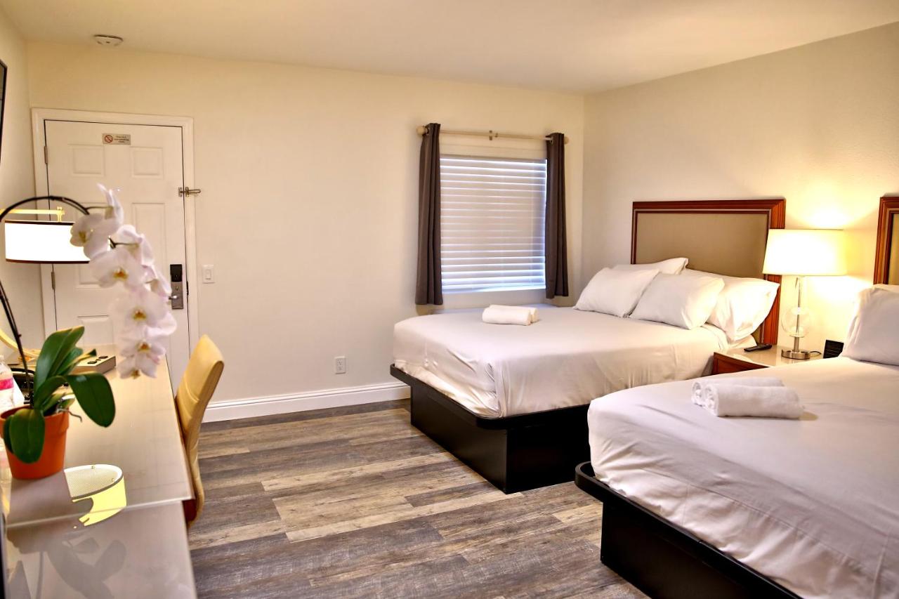 Studio Suite with Two Double Beds - Non-Smoking at Travelodge by Wyndham Crescent City