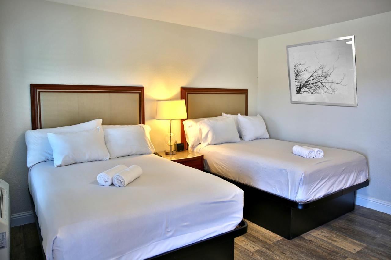 Studio Suite with Two Double Beds - Non-Smoking at Travelodge by Wyndham Crescent City