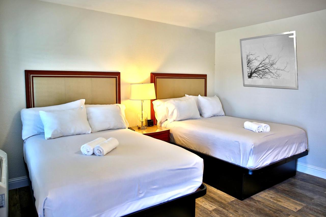 Studio Suite with Two Double Beds - Non-Smoking at Travelodge by Wyndham Crescent City