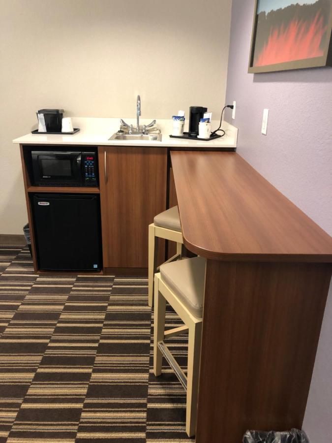 Queen Suite - Disability Access/Non-Smoking at Microtel Inn & Suites By Wyndham Cadiz