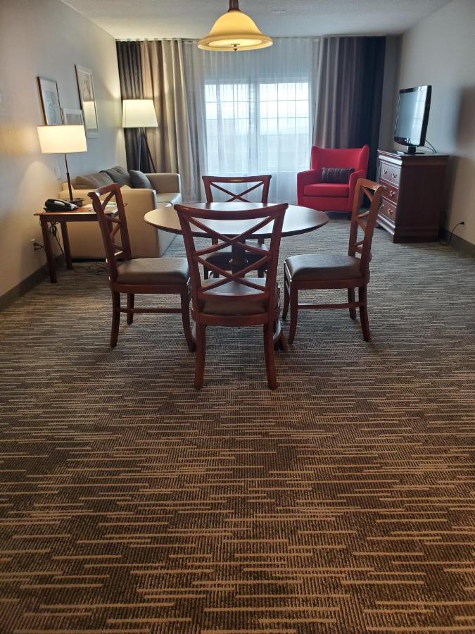 One-Bedroom Suite with King Bed at Country Inn & Suites by Radisson, Fredericksburg South (I-95), VA