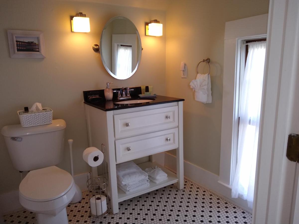  | Surf Song Bed & Breakfast