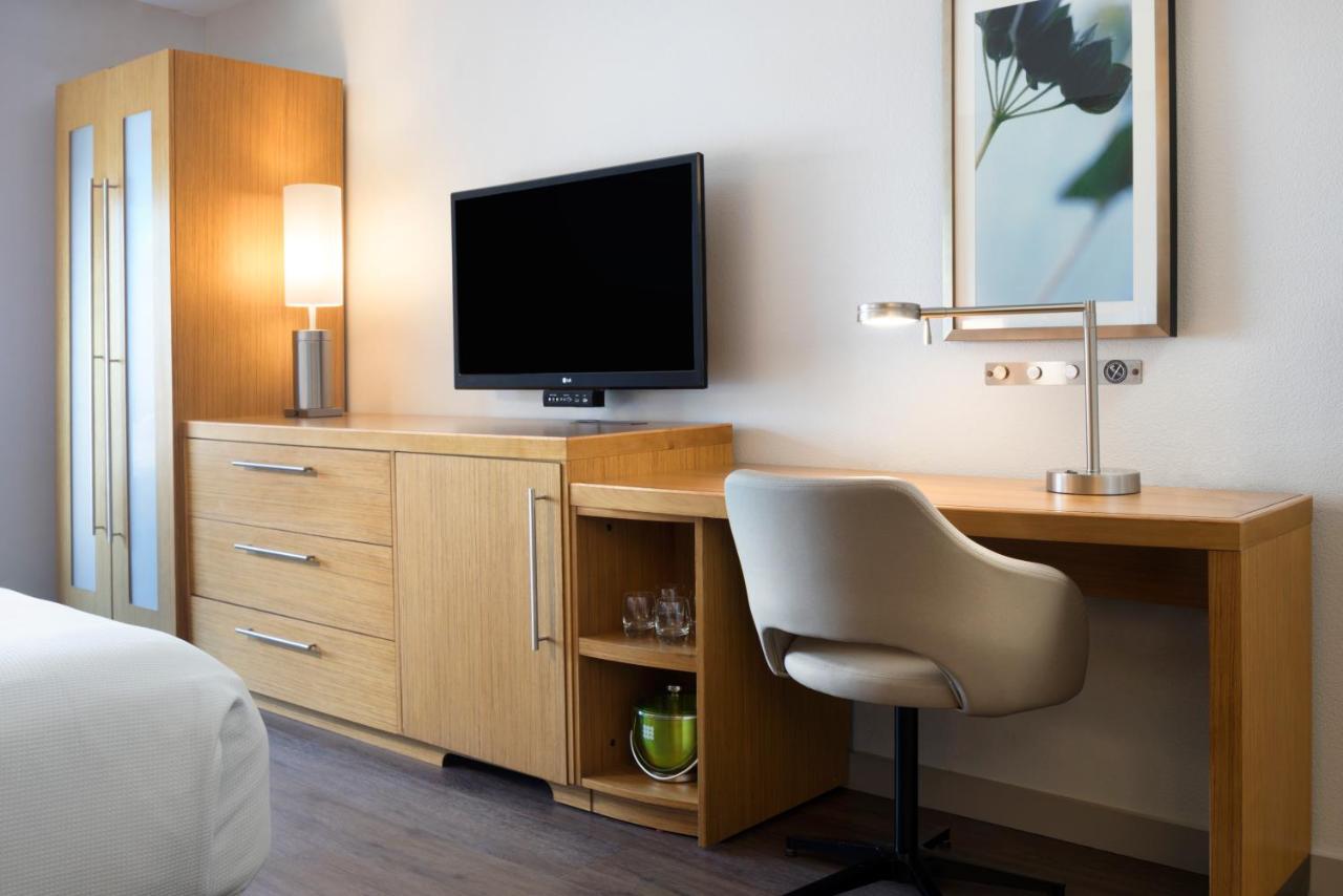 King Room with Sofa Bed - High Floor at Hyatt Place Austin Downtown