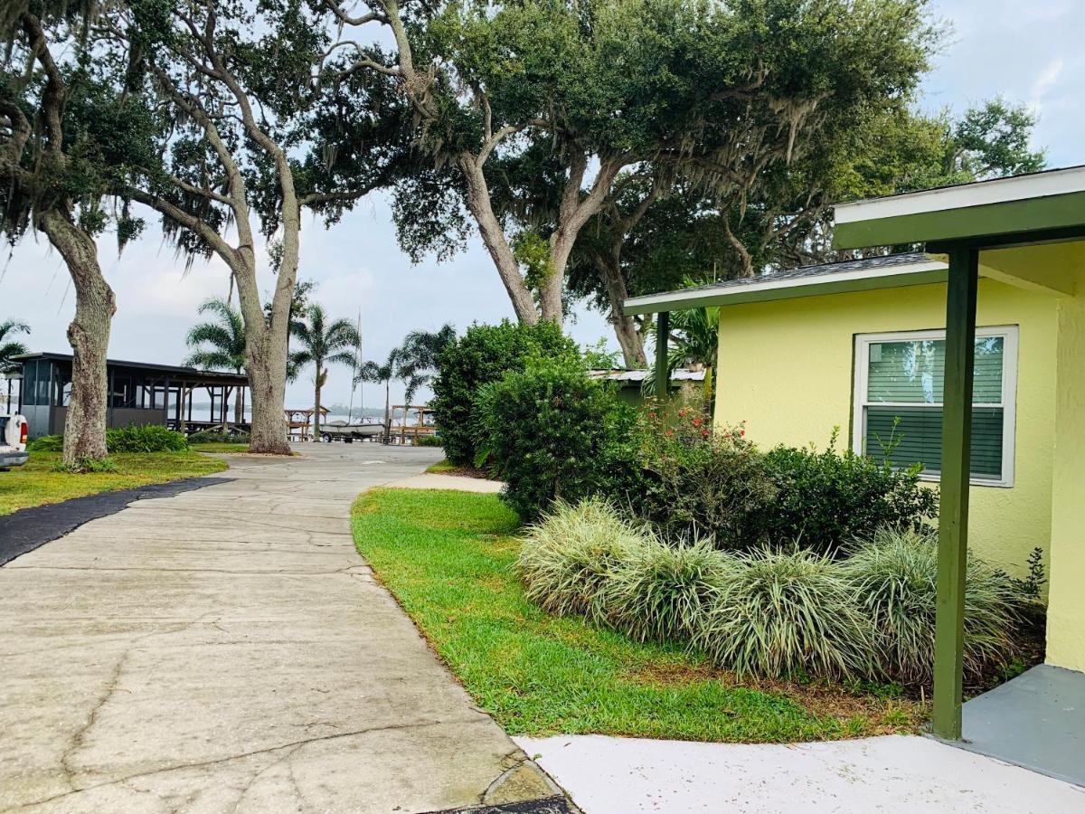 | Lakeside Inn and Cafe