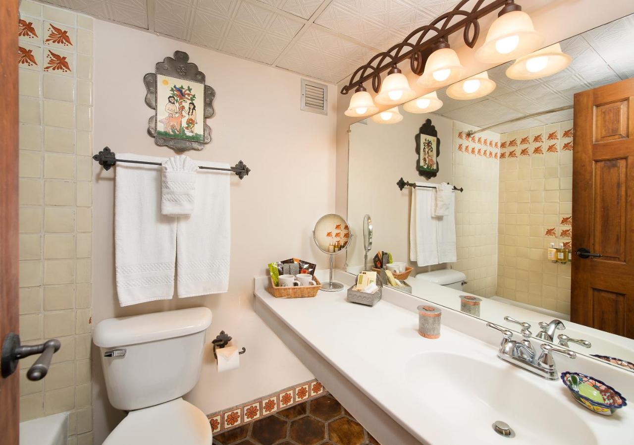 Superior King Room at Inn of the Governors
