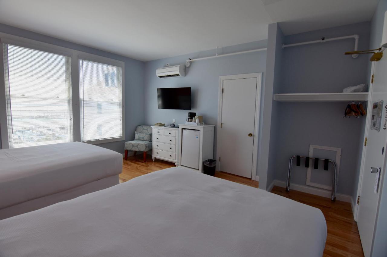 Double Room with Lake View at Island House Hotel