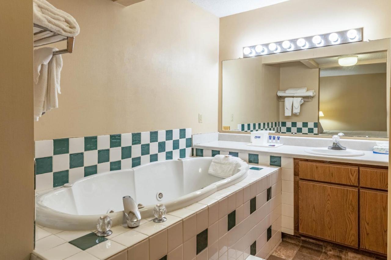 | Americas Best Value Inn St. Marys