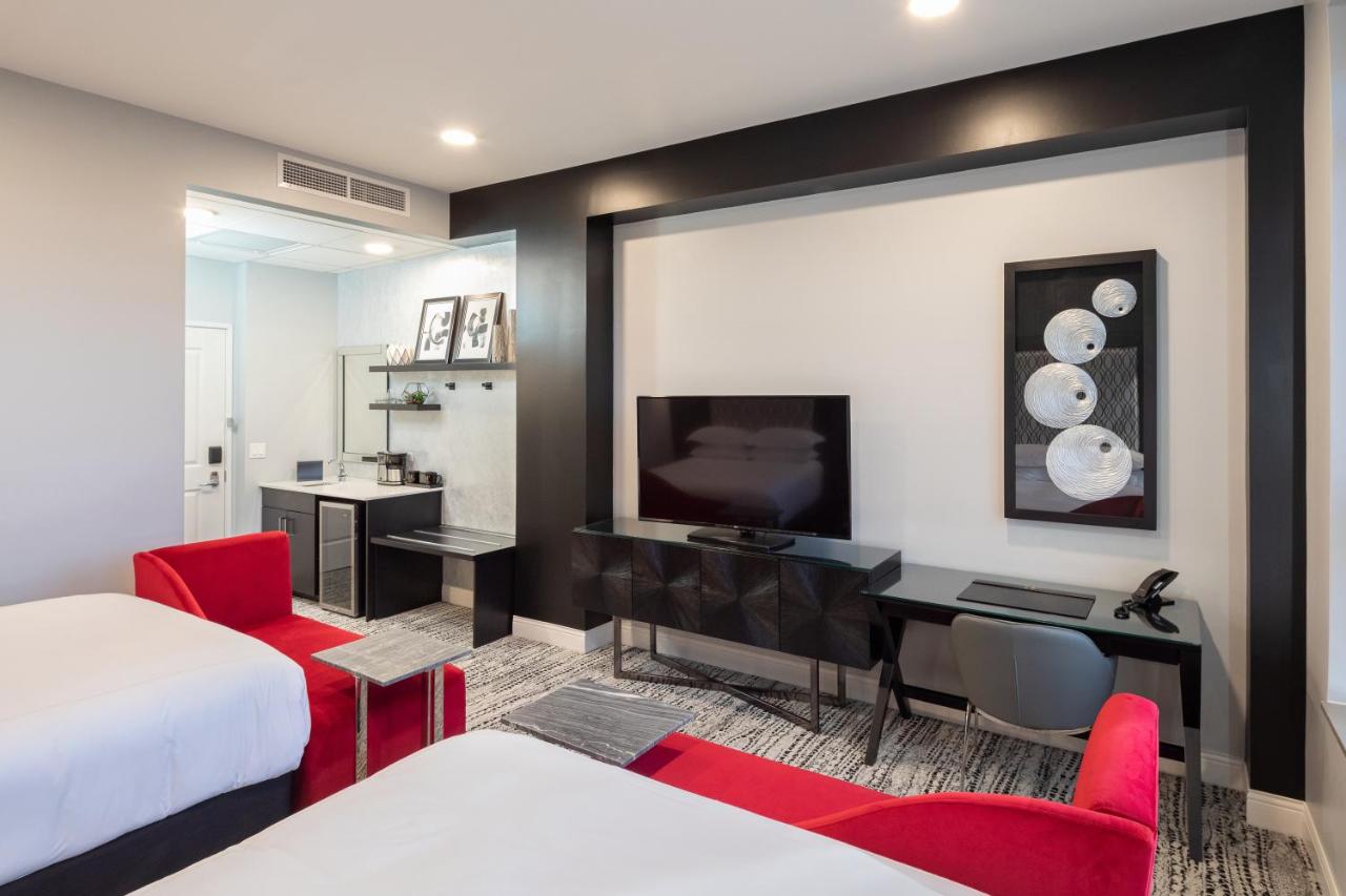 Standard Queen Room with Two Queen Beds at Hotel On Phillips