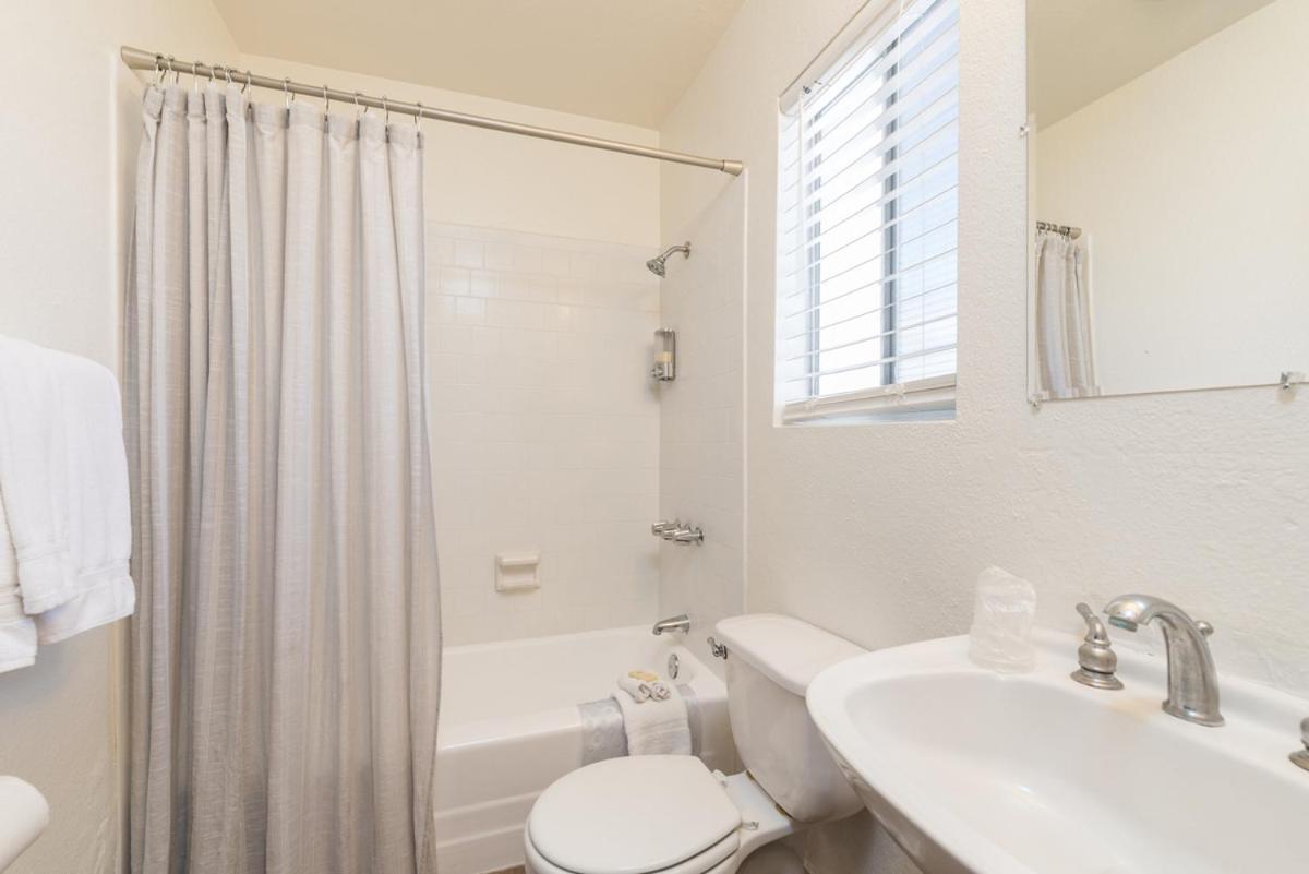 King Room at Shell Beach Inn