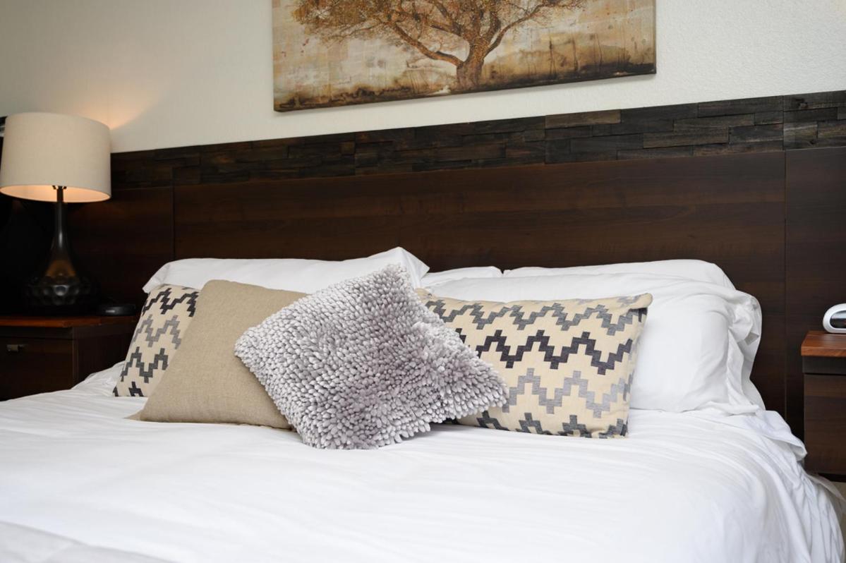 King Room at Shell Beach Inn