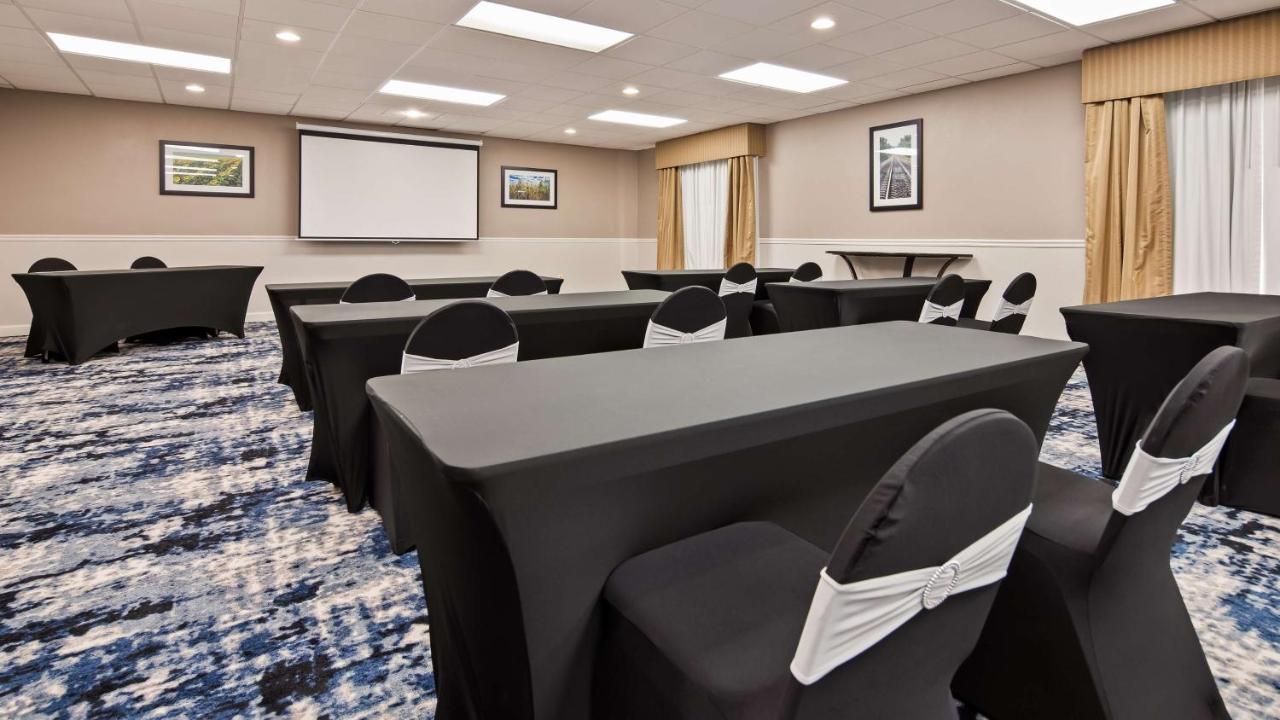| Best Western Plus Kansas City Airport-KCI East