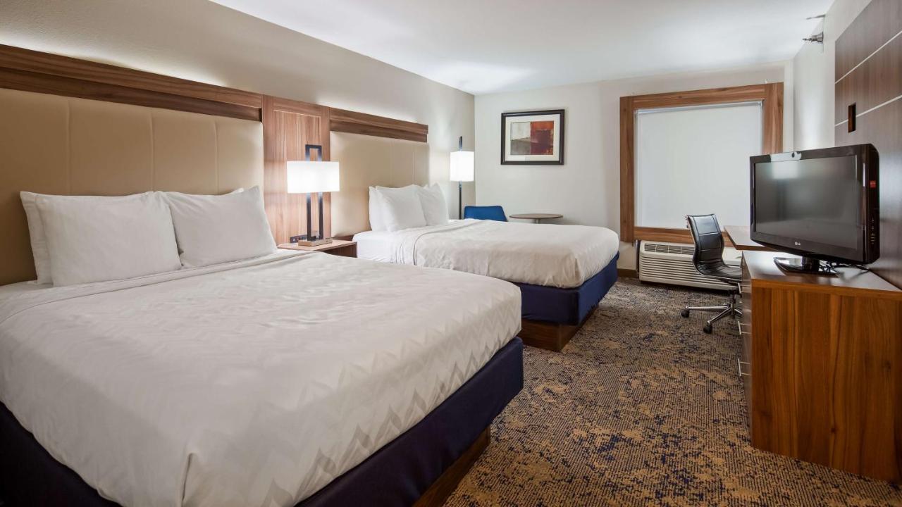 | Best Western Plus Kansas City Airport-KCI East