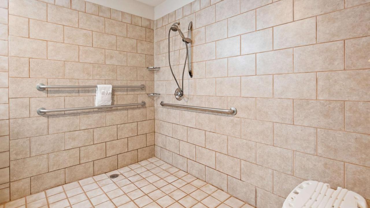 King Room with Roll-In Shower - Mobility Accessible/Pet Friendly at Best Western Plus Kansas City Airport-KCI East