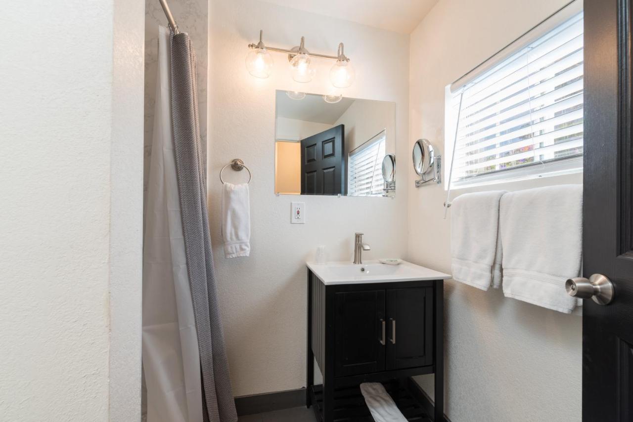 Queen Room at Shell Beach Inn