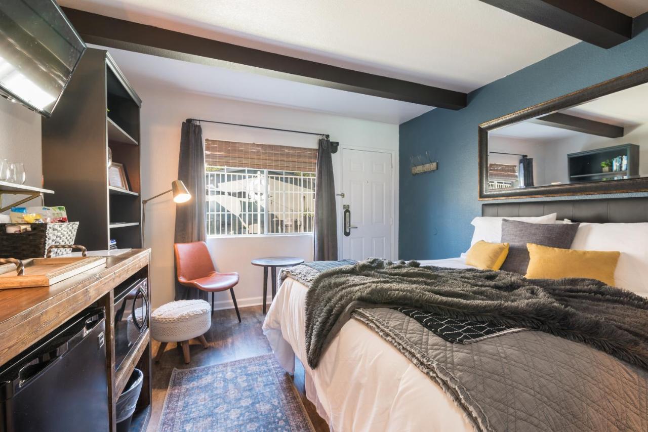 Queen Room at Shell Beach Inn