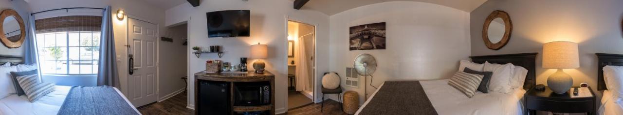 Room with Two Double Beds at Shell Beach Inn