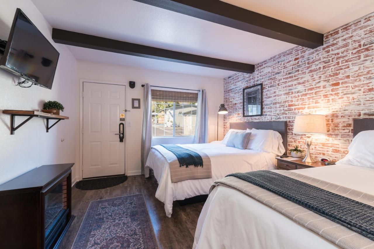 Queen Room with Two Queen Beds at Shell Beach Inn