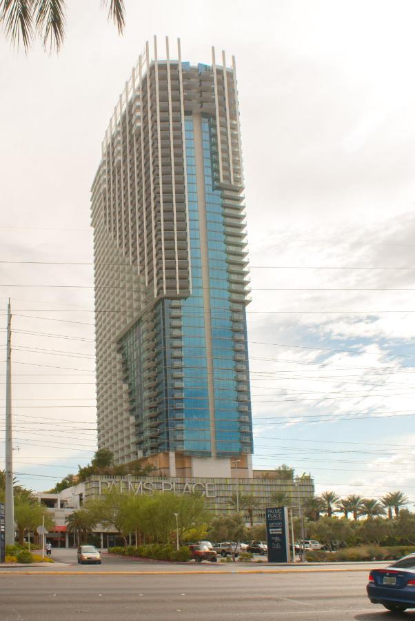 Palms Place Hotel and Spa