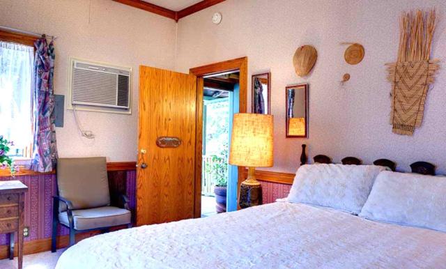 | Mariposa Hotel Inn