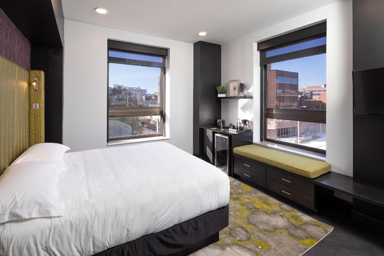 Superior King Room at Hotel On Phillips