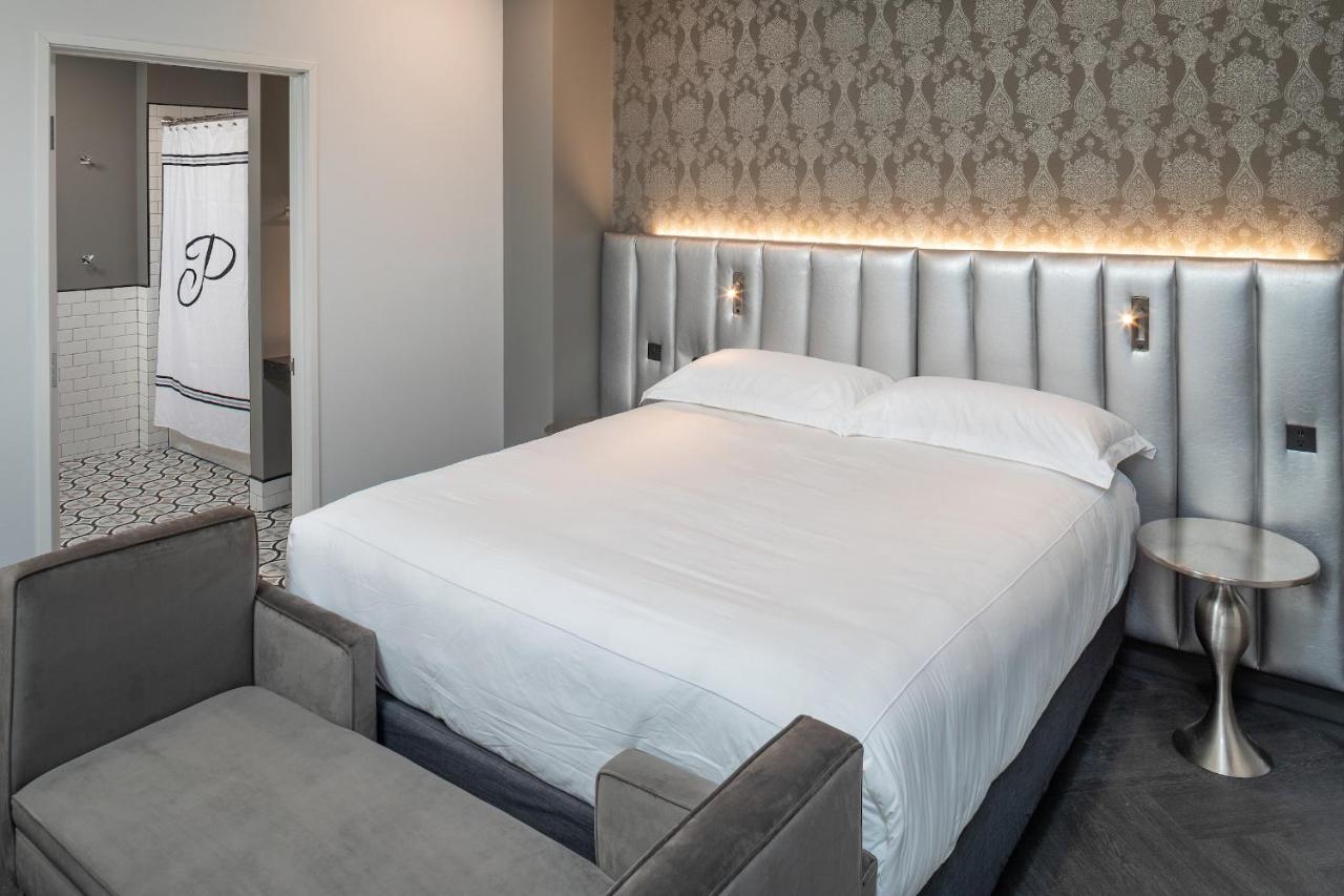 King Room - Disability Access at Hotel On Phillips